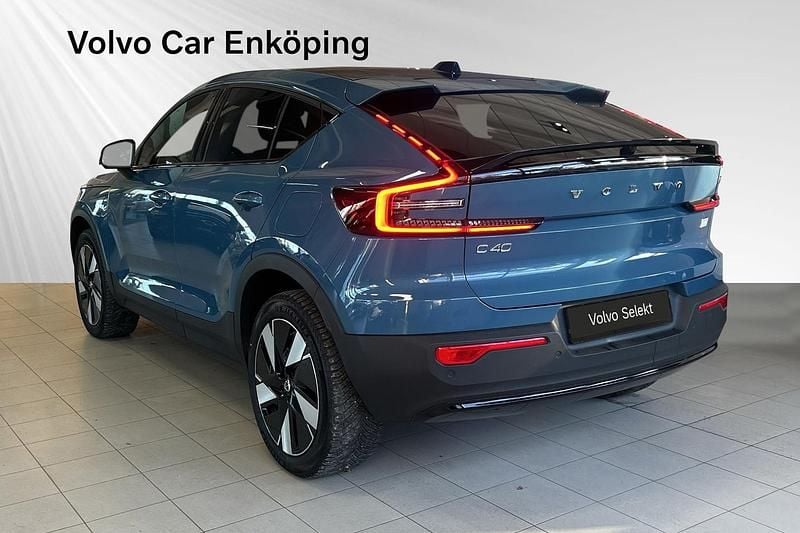 Begagnad Volvo EC40 Core 188 kW (256 HK) 2024 Blå SUV