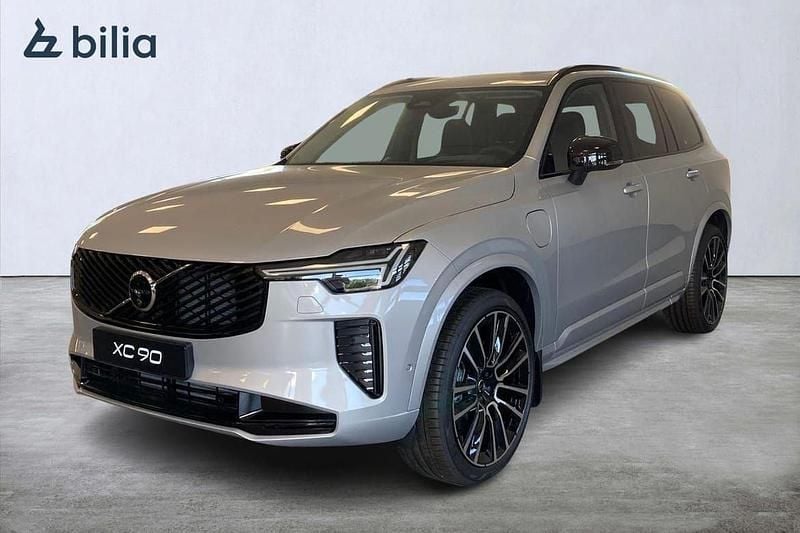 Ljusgrå Ny 2025 Volvo XC90 Ultra SUV | 984 900 kr (Marknadspris) - Bild 1/3