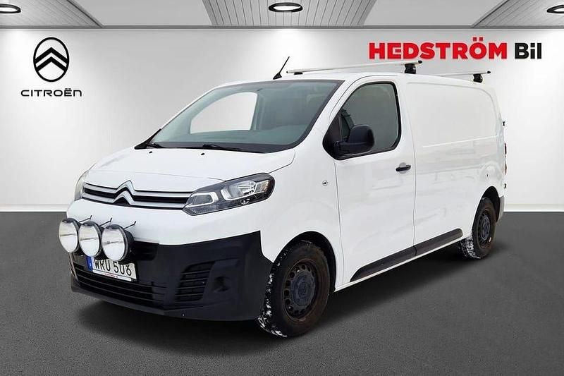 Vit Begagnad 2016 Citroën Jumpy Minibuss | 149 000 kr - Bild 1/4