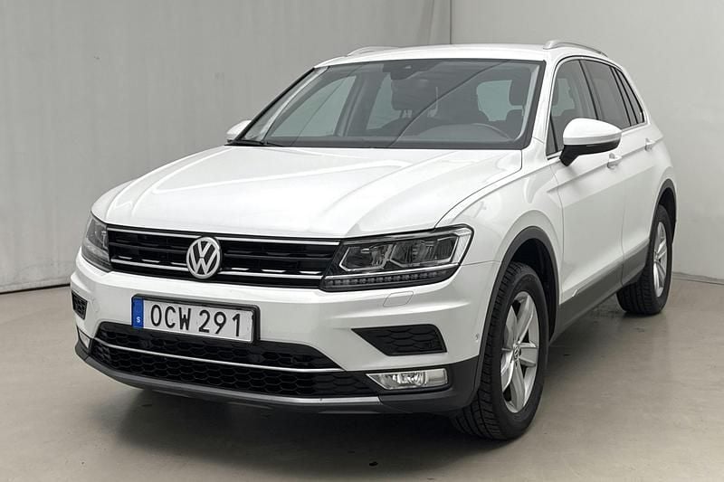 Vit Begagnad 2017 VW Tiguan GT SUV | 244 800 kr (Marknadspris) - Bild 1/4
