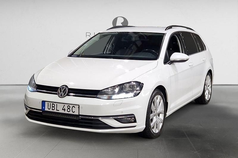 Vit Begagnad 2020 VW Golf VII GT Kombi | 139 900 kr (Superpris) - Bild 1/3