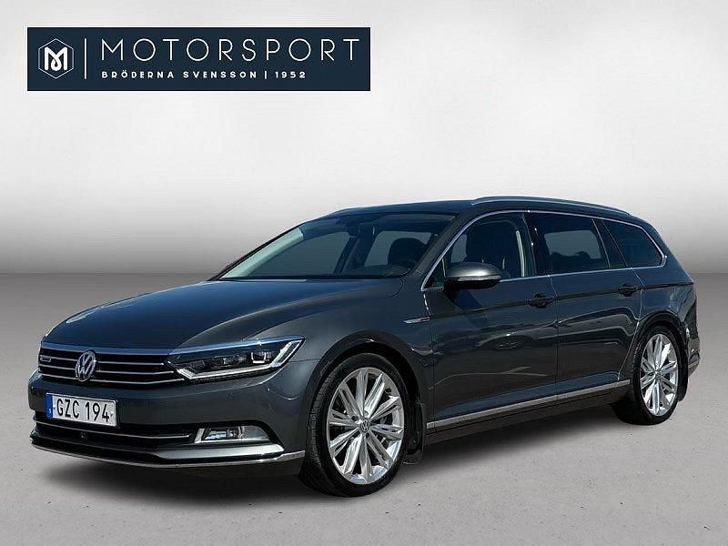 Mörkgrå (grå metallic) Begagnad 2015 VW Passat Kombi | 179 900 kr (Marknadspris) - Bild 1/4