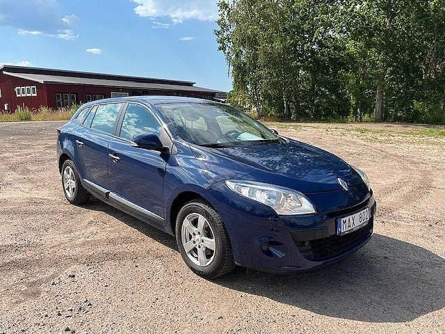 Mörkblå Begagnad 2011 Renault Mégane GrandTour Kombi | 38 000 kr (Marknadspris) - Bild 1/4