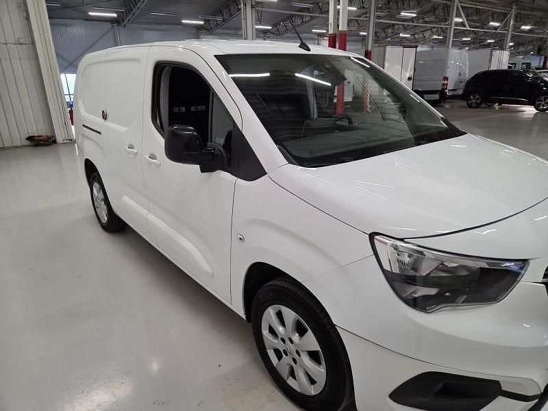 Begagnad Opel Combo 102 HK (75 kW) 2022 Vit Van