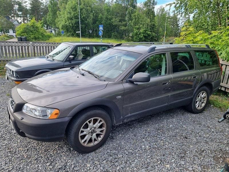Brun Begagnad 2005 Volvo XC70 SUV | 15 000 kr (Superpris) - Bild 1/1