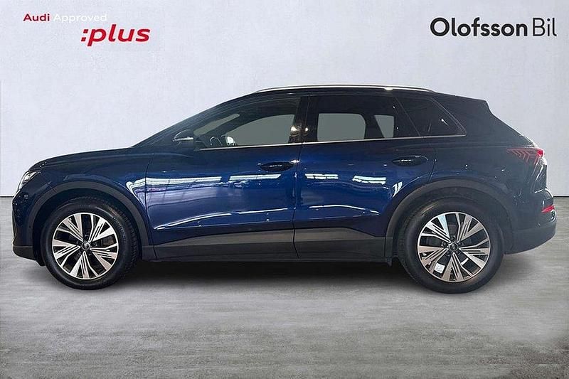 Blå Begagnad 2022 Audi Q4 e-tron Proline SUV | 369 000 kr (Marknadspris) - Bild 1/4