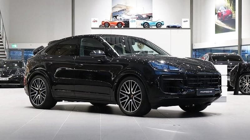 Svart Begagnad 2025 Porsche Cayenne SUV | 1 189 000 kr (Bra pris) - Bild 1/4