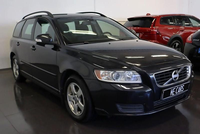 Begagnad Volvo V50 Kinetic 116 HK (85 kW) 2011 Svart Kombi