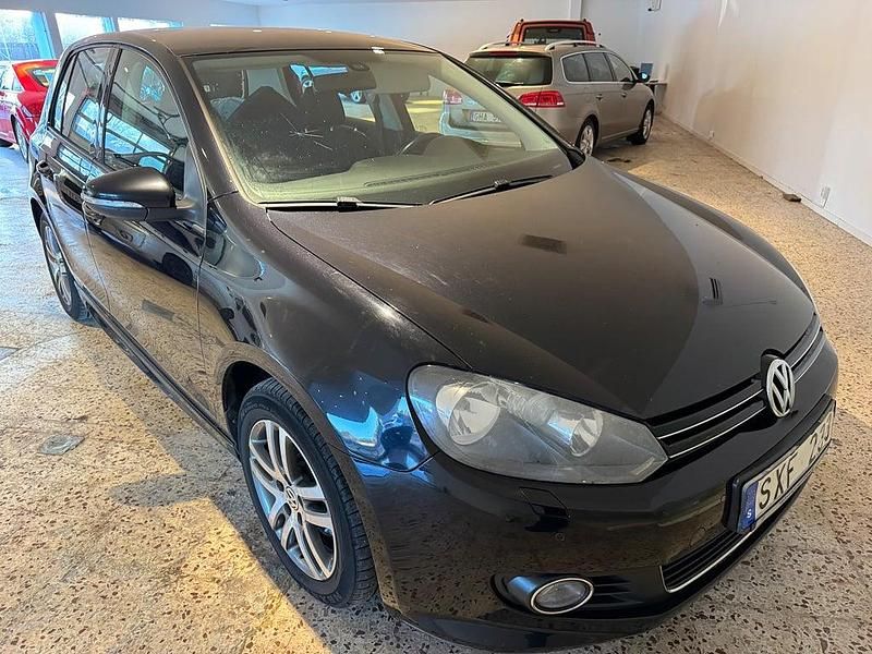 Begagnad VW Golf VII 105 HK (77 kW) 2012 Svart Halvkombi