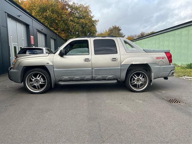 Brun Begagnad 2002 Chevrolet Avalanche Pickup | 55 000 kr - Bild 1/4