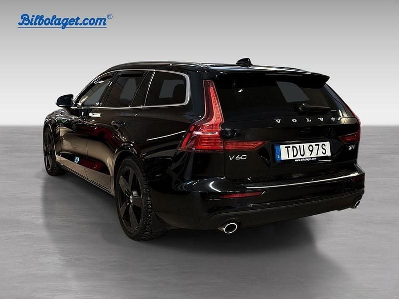 Begagnad Volvo V60 Momentum 397 HK (291 kW) 2020 Svart Kombi