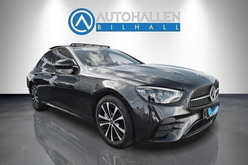 Grå Begagnad 2021 Mercedes E300 AMG line Sedan | 484 600 kr - Bild 1/4