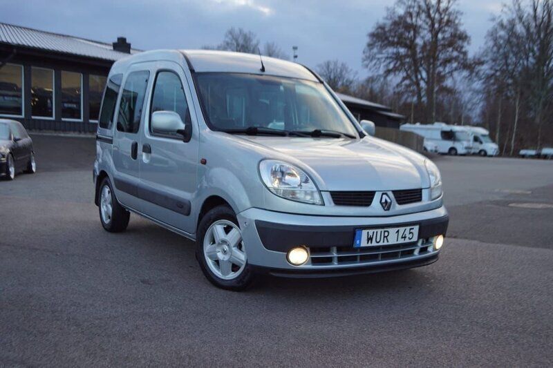 Ljusgrå (grå) Begagnad 2005 Renault Kangoo Minibuss | 48 800 kr - Bild 1/4