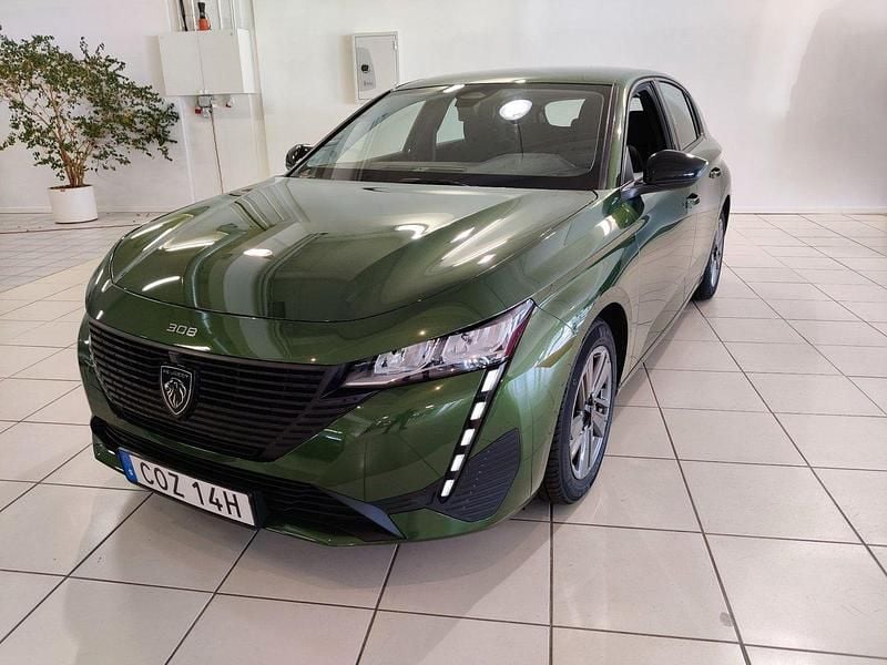 Grön Begagnad 2022 Peugeot 308 Halvkombi | 199 000 kr (Marknadspris) - Bild 1/4