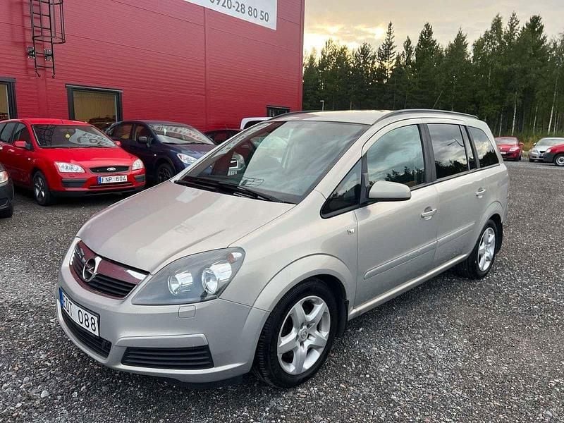 Grå Begagnad 2008 Opel Zafira Minibuss | 44 900 kr (Dyr) - Bild 1/4