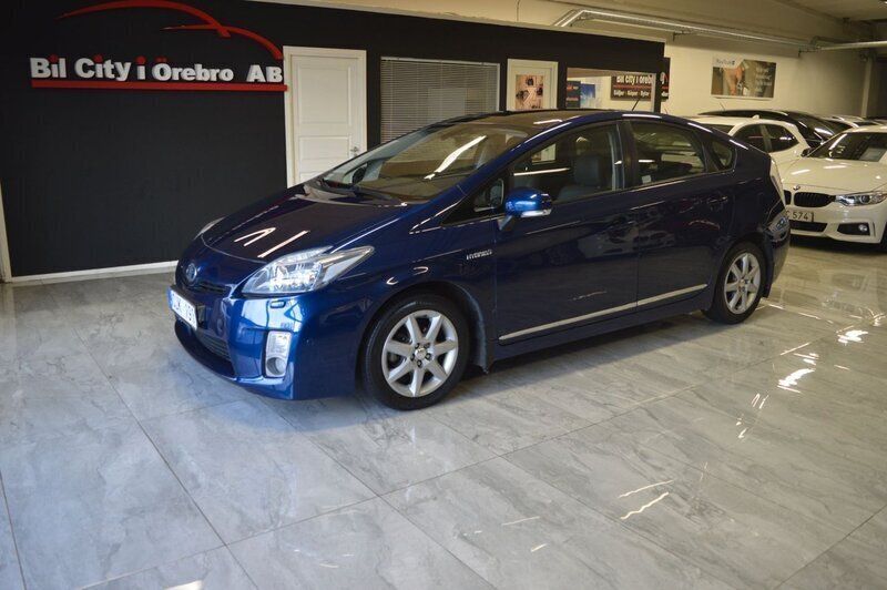 Mörkblå Begagnad 2009 Toyota Prius Halvkombi | 95 900 kr (Marknadspris) - Bild 1/4