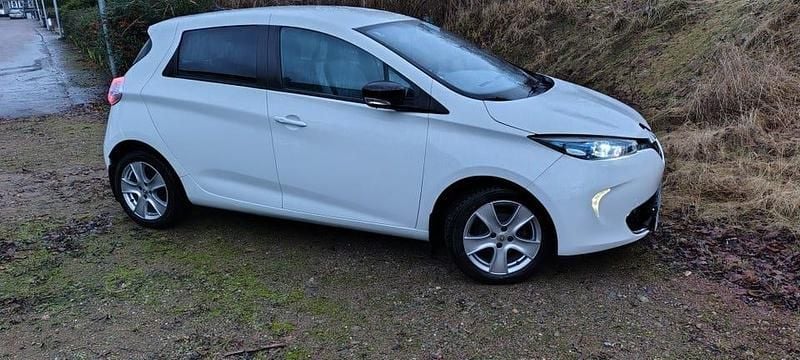 Begagnad Renault Zoe 64 kW (88 HK) 2015 Halvkombi