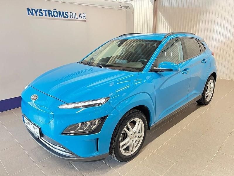 Begagnad Hyundai Kona Essential 100 kW (136 HK) 2021 Blå SUV