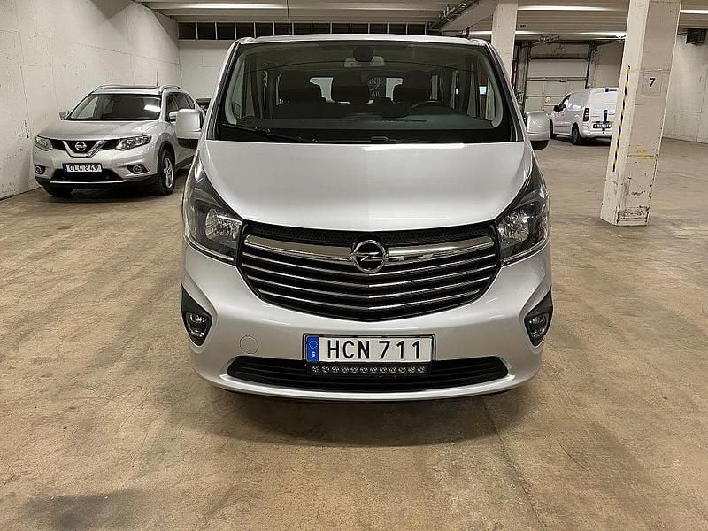 Begagnad Opel Vivaro 125 HK (91 kW) 2018 Grå Minibuss
