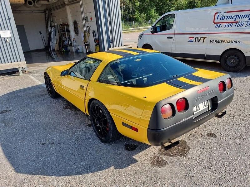 Begagnad Chevrolet Corvette C4 LT 305 HK (224 kW) 1992 Gul Sportkupé