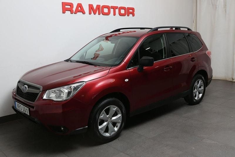 Ljusröd Begagnad 2015 Subaru Forester SUV | 189 900 kr (Marknadspris) - Bild 1/3