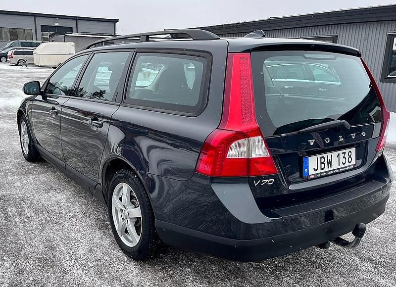 Begagnad Volvo V70 Kinetic 145 HK (106 kW) 2008 Grå Kombi