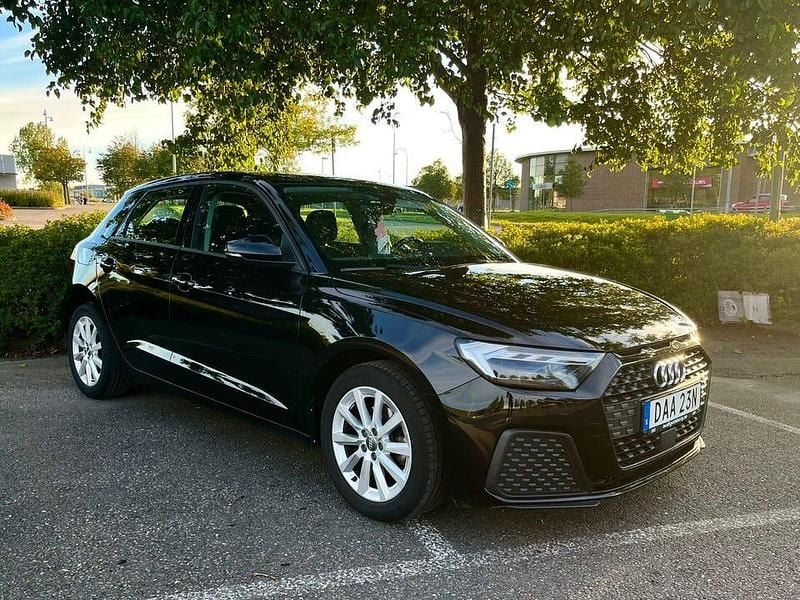 Begagnad 2020 Audi A1 Sportback Halvkombi | 190 000 kr (Marknadspris) - Bild 1/4