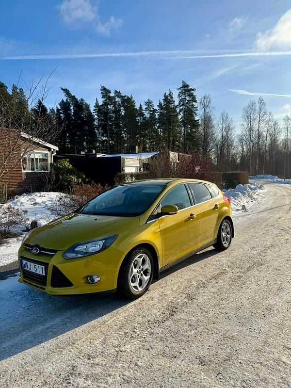 Begagnad Ford Focus 115 HK (84 kW) 2011 Mustard olive