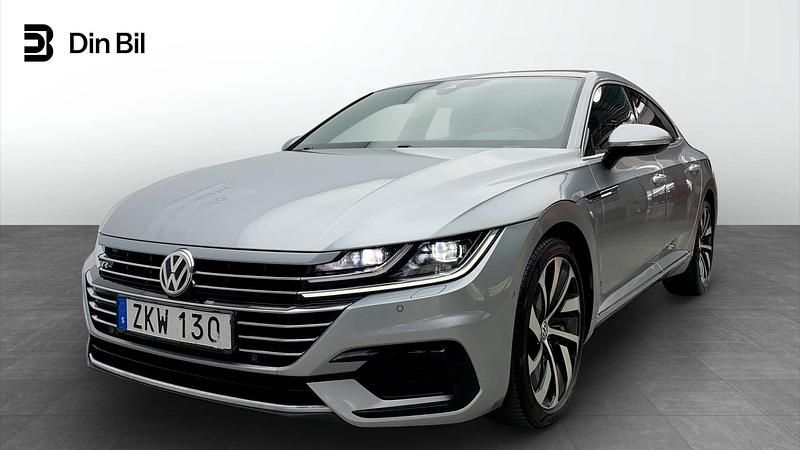 Silver Begagnad 2018 VW Arteon Executive Halvkombi | 229 500 kr (Bra pris) - Bild 1/4