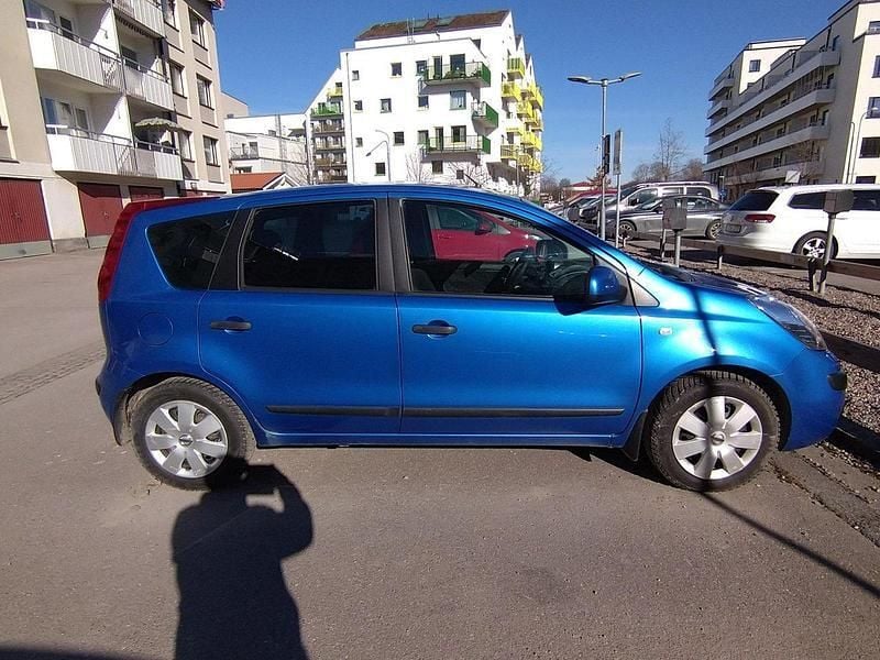 Blå Begagnad 2006 Nissan Note Minibuss | 12 000 kr (Superpris) - Bild 1/4