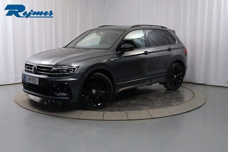 Grå Begagnad 2019 VW Tiguan R-line SUV | 269 800 kr (Marknadspris) - Bild 1/4