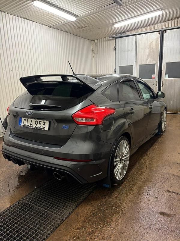 Begagnad Ford Focus RS 350 HK (257 kW) 2018 Halvkombi