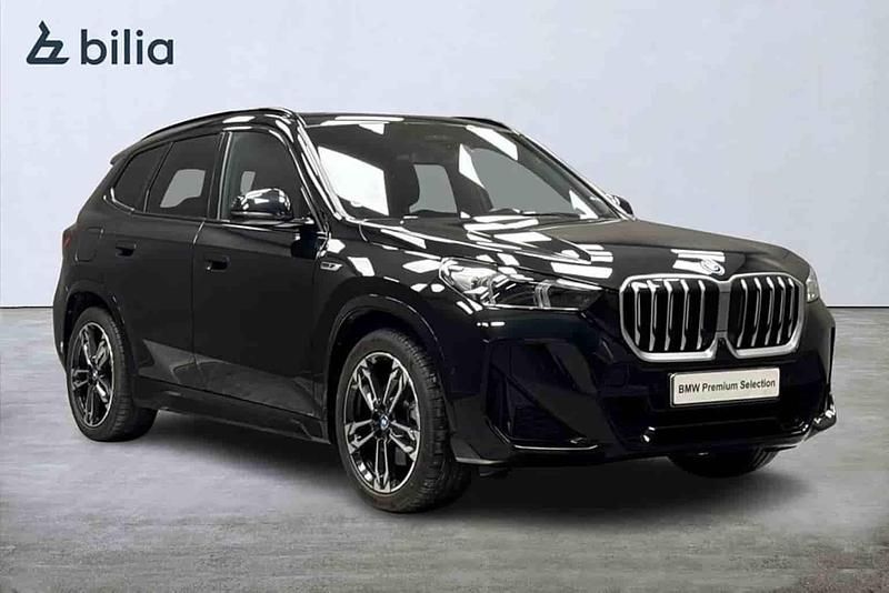 Svart Begagnad 2023 BMW X1 SUV | 509 000 kr - Bild 1/1