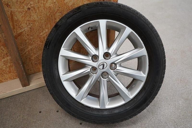 Begagnad Lexus CT200h 136 HK (100 kW) 2011 Vitmetallic Halvkombi