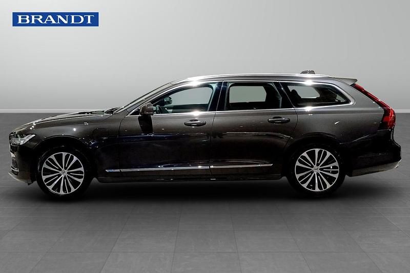 Begagnad Volvo V90 Core 355 HK (261 kW) 2023 Grå Kombi