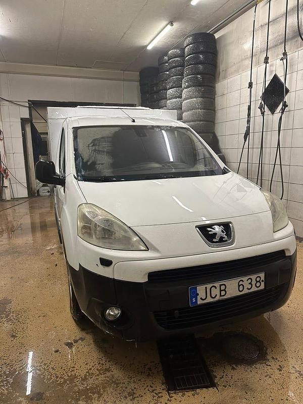 Begagnad Peugeot Partner 90 HK (66 kW) 2009 Minibuss