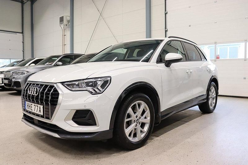 Vit Begagnad 2019 Audi Q3 SUV | 299 900 kr (Lite dyr) - Bild 1/4
