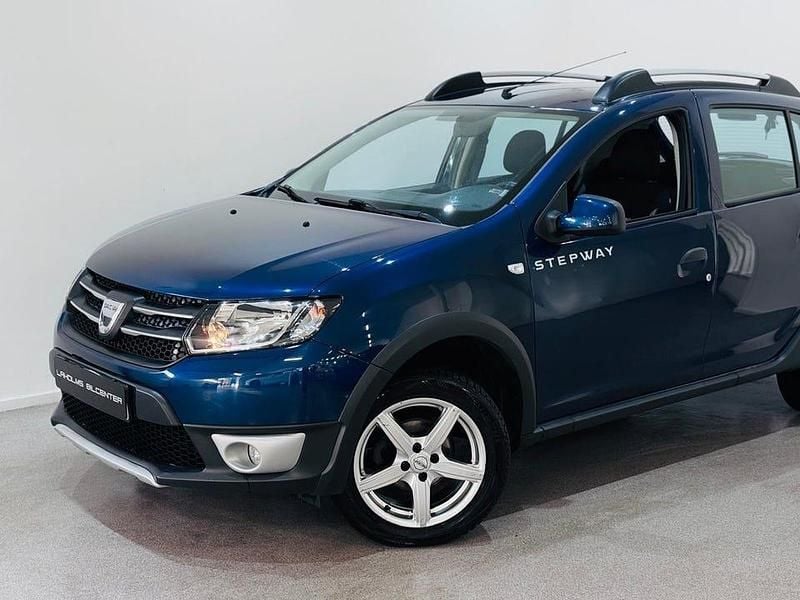 Begagnad Dacia Sandero Stepway 90 HK (66 kW) 2017 Blå Kombi