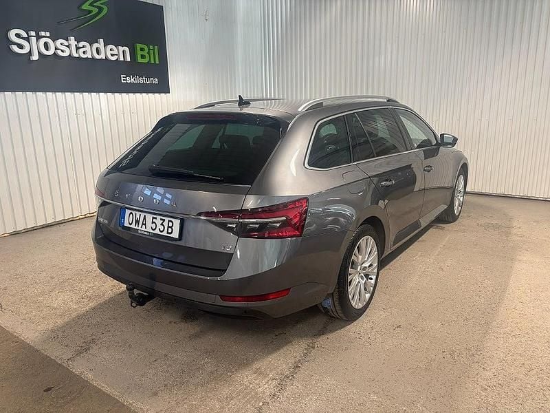 Begagnad Skoda Superb Business Line 218 HK (160 kW) 2024 Grå Kombi