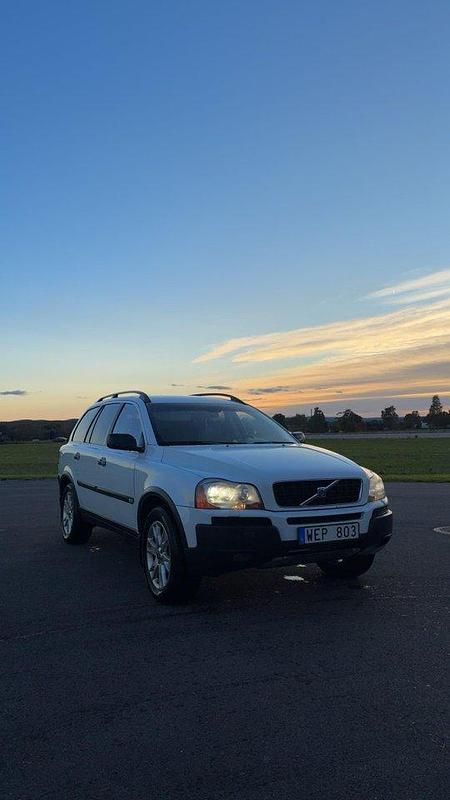 Vit Begagnad 2005 Volvo XC90 SUV | 46 000 kr (Bra pris) - Bild 1/4