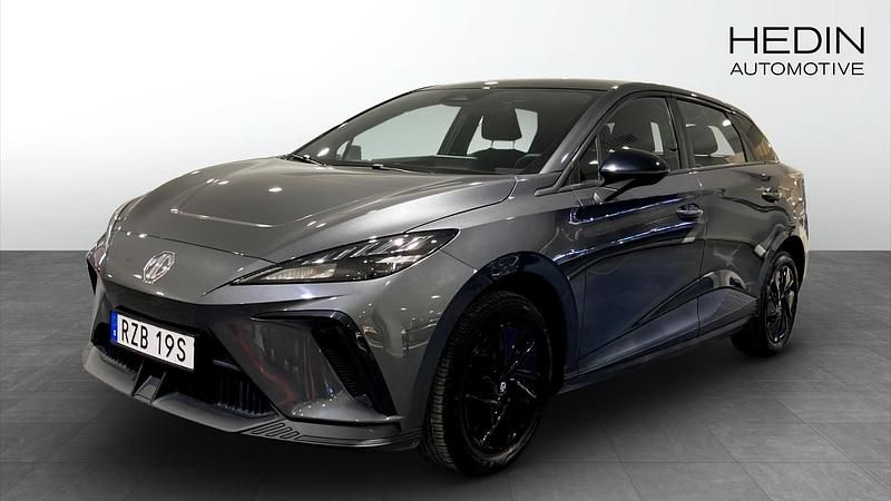 Grå Begagnad 2023 MG MG4 EV Halvkombi | 259 900 kr (Marknadspris) - Bild 1/4