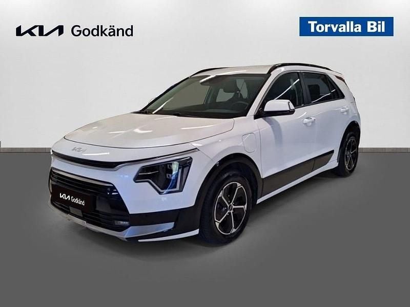 Vit (snow white pearl) Begagnad 2022 Kia Niro SUV | 289 900 kr (Bra pris) - Bild 1/3