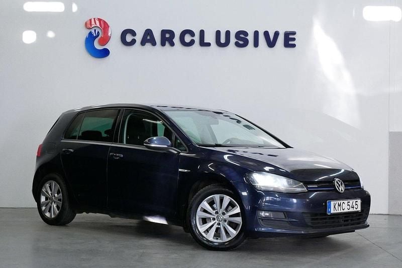 Mörkblå Begagnad 2014 VW Golf VII SE Halvkombi | 64 900 kr (Dyr) - Bild 1/4