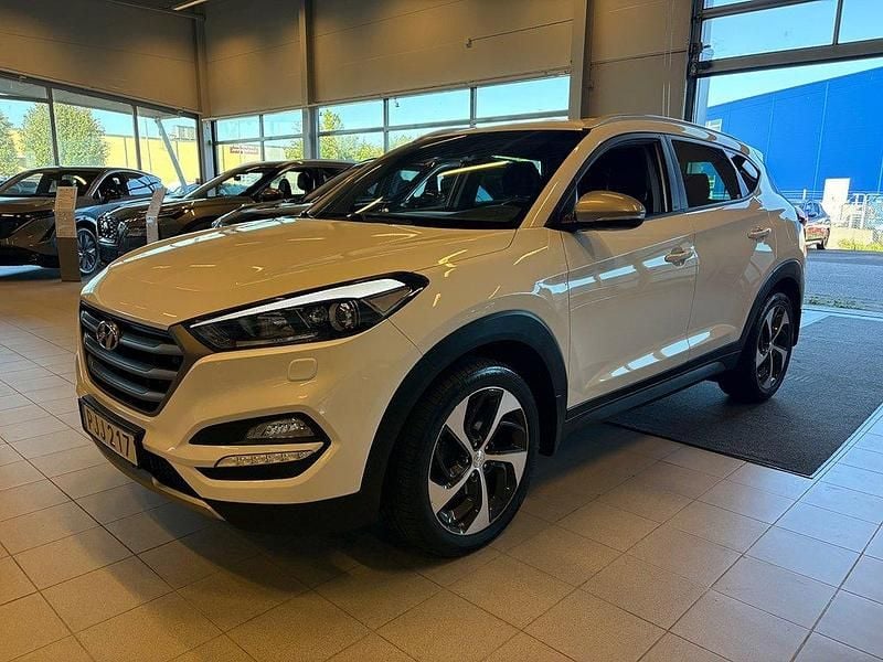 Vit Begagnad 2017 Hyundai Tucson SUV | 218 000 kr (Marknadspris) - Bild 1/4