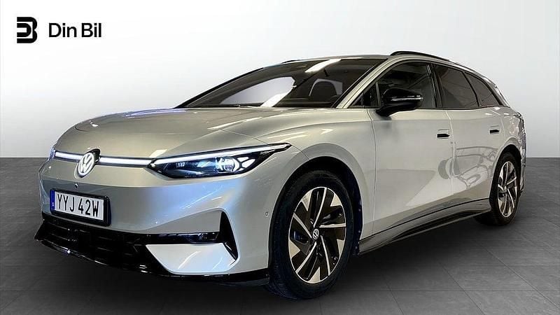 Silver Begagnad 2024 VW ID.7 Pro Kombi | 559 900 kr (Marknadspris) - Bild 1/4