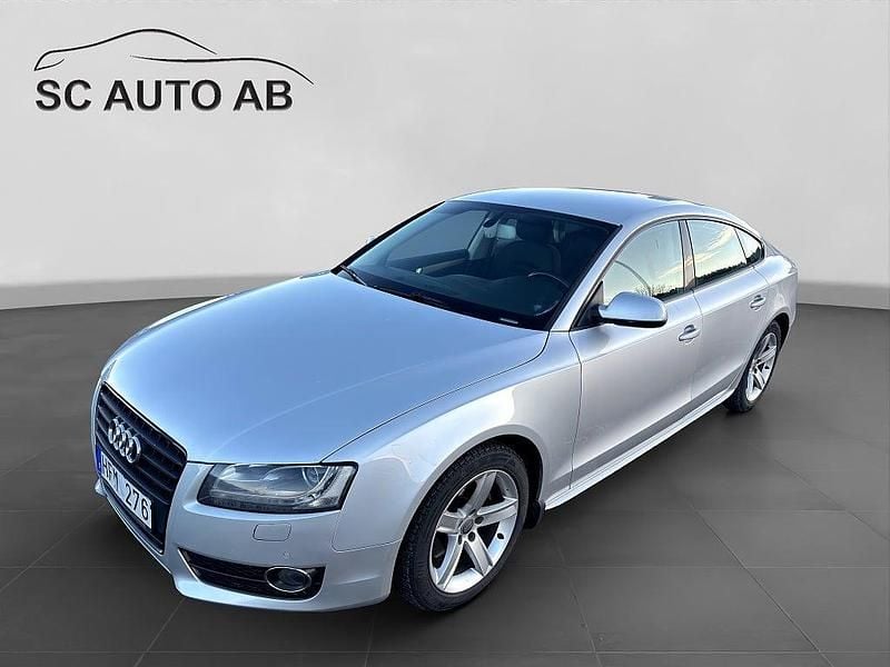 Silver Begagnad 2010 Audi A5 Sportback Comfort Halvkombi | 89 900 kr (Bra pris) - Bild 1/4