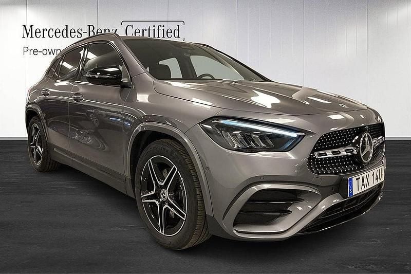 Begagnad Mercedes GLA200 Premium 163 HK (119 kW) 2024 Grå SUV