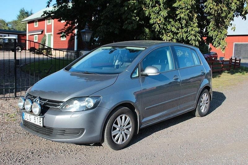 Grå Begagnad 2013 VW Golf VII Halvkombi | 84 900 kr (Bra pris) - Bild 1/4