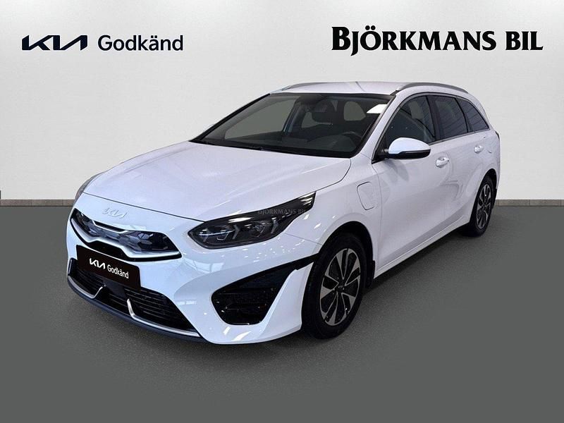 Vit Begagnad 2022 Kia Ceed Sportswagon Kombi | 259 000 kr (Marknadspris) - Bild 1/4