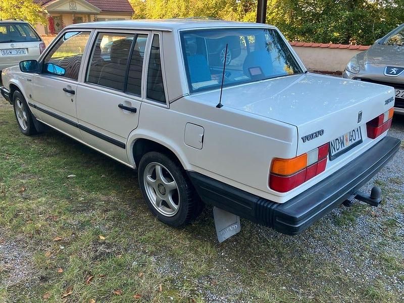 Begagnad Volvo 740 116 HK (85 kW) 1988 Vit Sedan